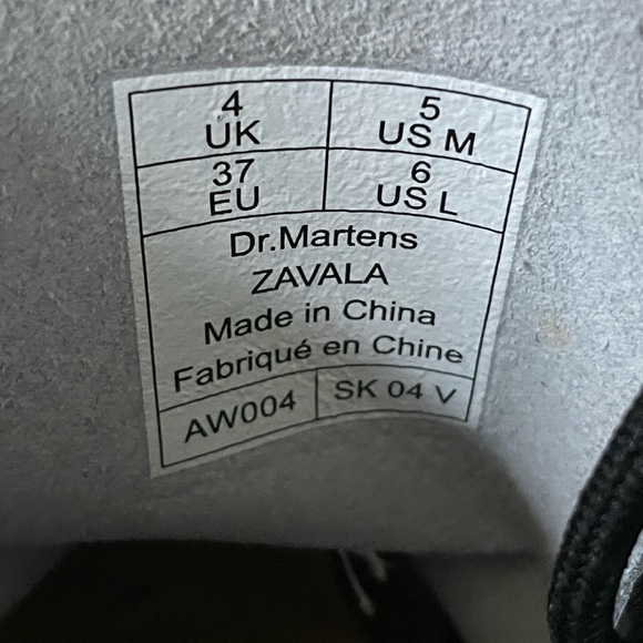 Dr. Martens Women's Zavala Combat Lace Up Boot | Size 6 - Picture 13 of 13